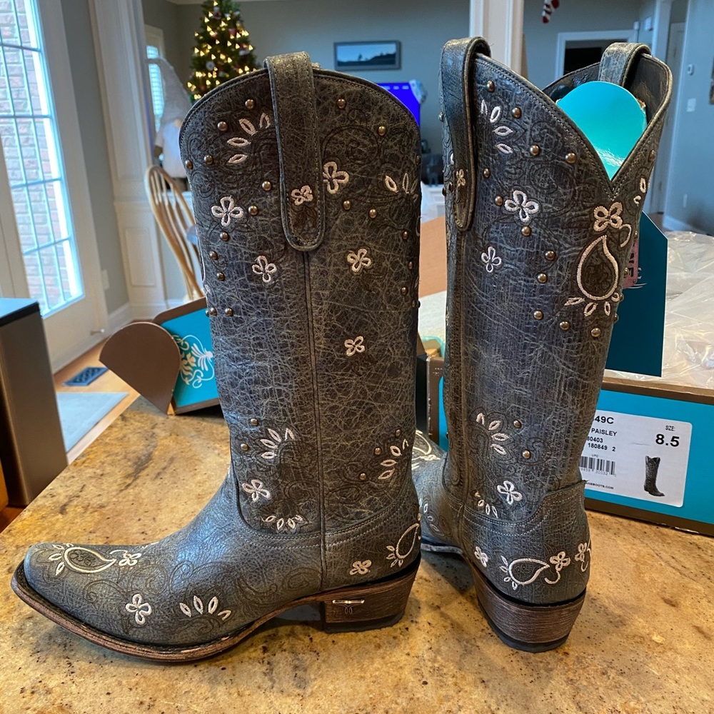 LANE powder blue western boots 8 1/2. Brand new in box. Never worn.